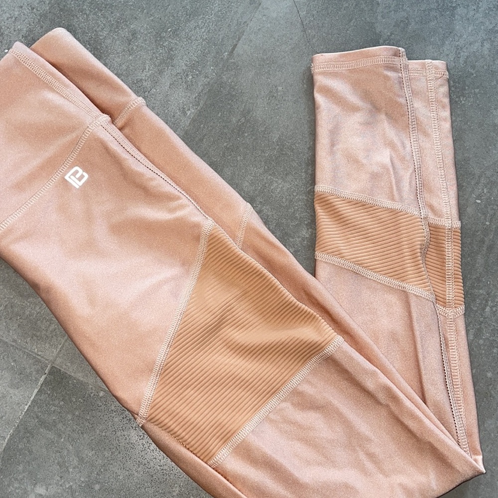 Body Language Blush Leggings in XS - Picture 3 of 3
